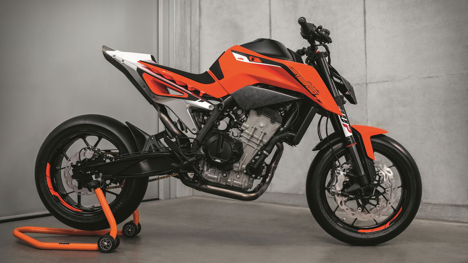 Up close with the KTM 790 Duke